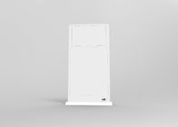AC240V άσπρο πάτωμα χρώματος 32 ίντσας που στέκεται το ψηφιακό περίπτερο συστημάτων σηματοδότησης LCD με τον κάτοχο φυλλάδιων