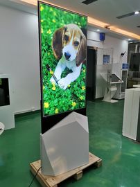 55 " εσωτερικό αρρενωπό διπλό δευτερεύον LCD αφισών συστημάτων σηματοδότησης QLED Floorstand Ultrathin κινητό ψηφιακό περίπτερο οθόνης οργάνων ελέγχου