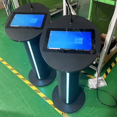 Πολυμέσα ψηφιακό βήμα 13,3 ιντσών pcap touch lcd βήμα ηχεία ενισχυτής ηχεία και ασύρματο μικρόφωνο για συνεδριάσεις